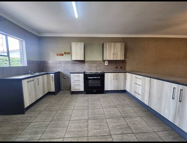 2 BEDROOM TOWNHOUSE FOR SALE IN THREE RIVERS